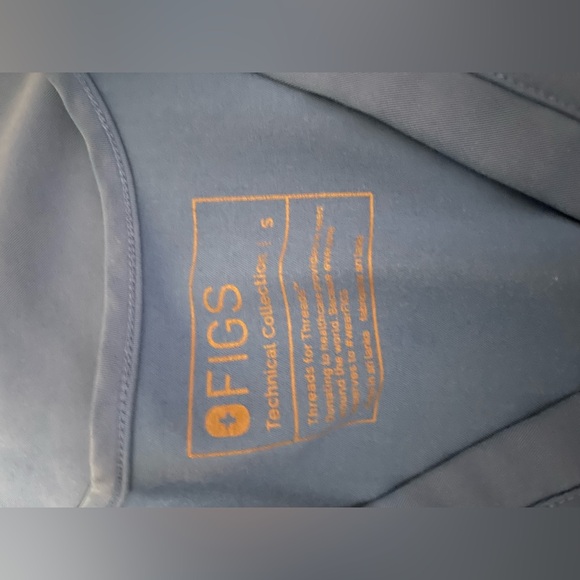 Figs scrub set Small Tall pants/Small Top - Picture 6 of 7